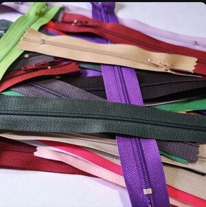 25 Assorted Colors And Sizes Zippers Bundle NWOT
